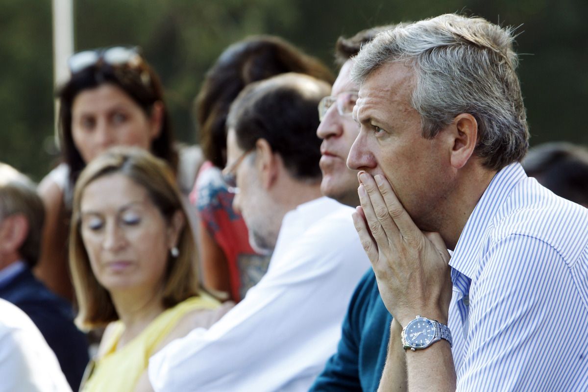 Alfonso Rueda (primer plano) durante la apertura del curso político del PP 2013 en Soutomaior