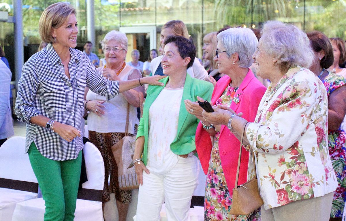 Encuentro de María Dolores de Cospedal con mujeres en Caldas de Reis