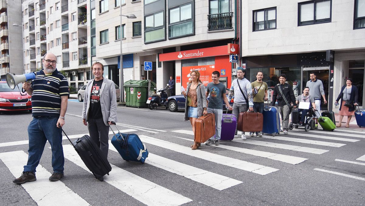 En Marea escenifica la emigración de la juventud para buscar empleo