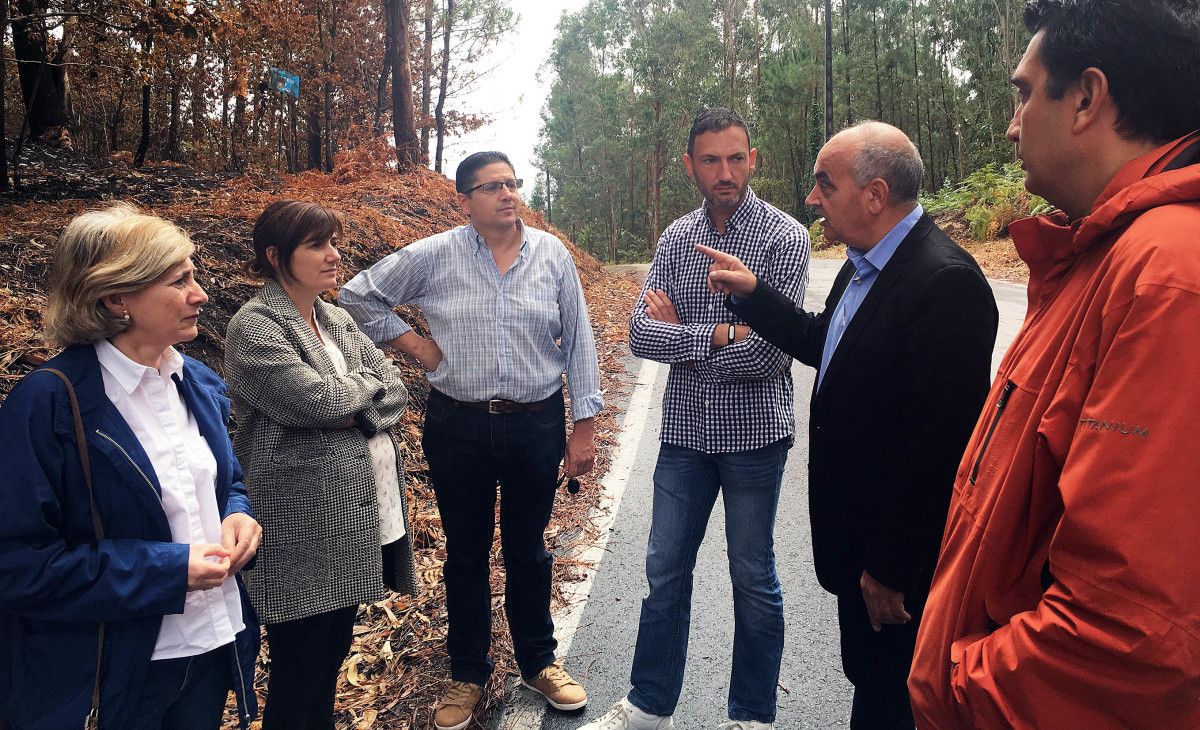 Visita de candidatos del PSdeG-PSOE a zonas quemadas en Lérez