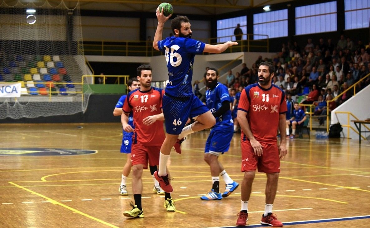 Partido entre Teucro y Grupo Covadonga en el Pabellón de Príncipe Felipe