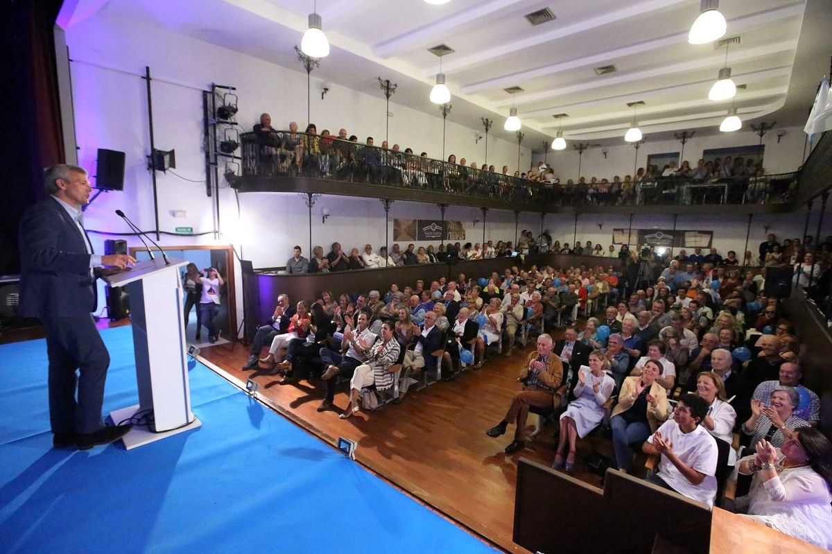 Mitin de Alfonso Rueda y Alberto Núñez Feijóo en el Salón García de Vilagarcía