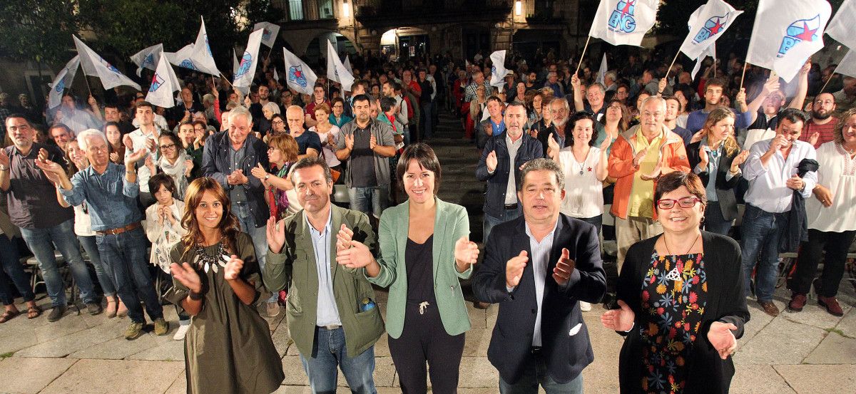 Mitin del BNG con Ana Pontón en la Plaza del Teucro en la campaña del 25-S