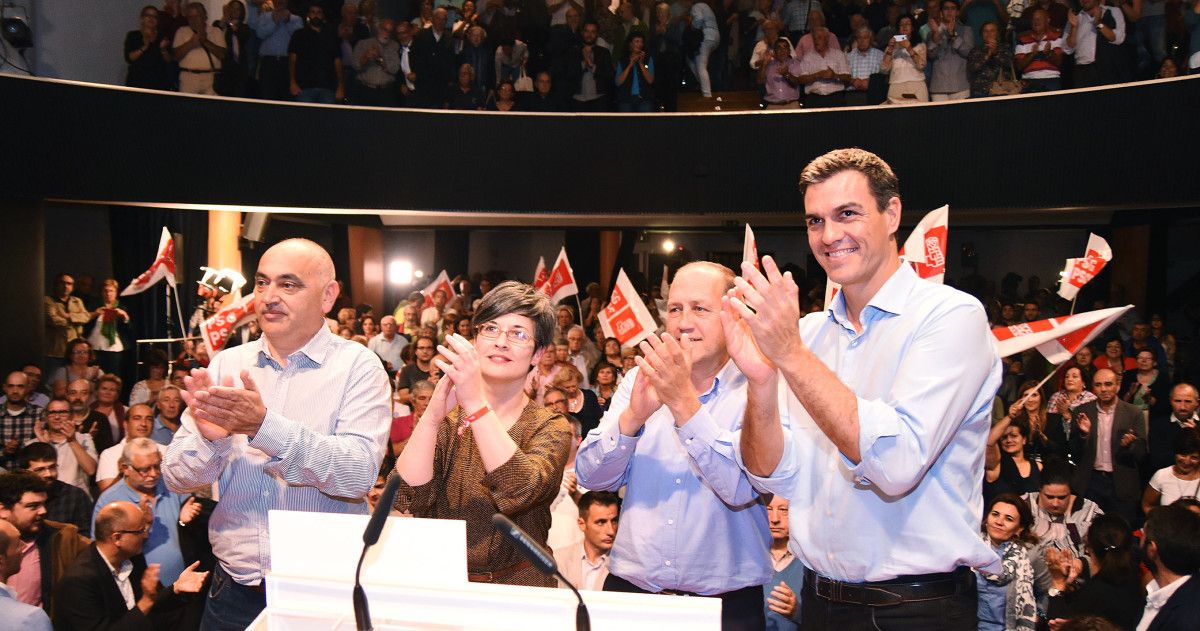 Mitin del PSOE con Pedro Sánchez en el Teatro Principal en la campaña del 25-S