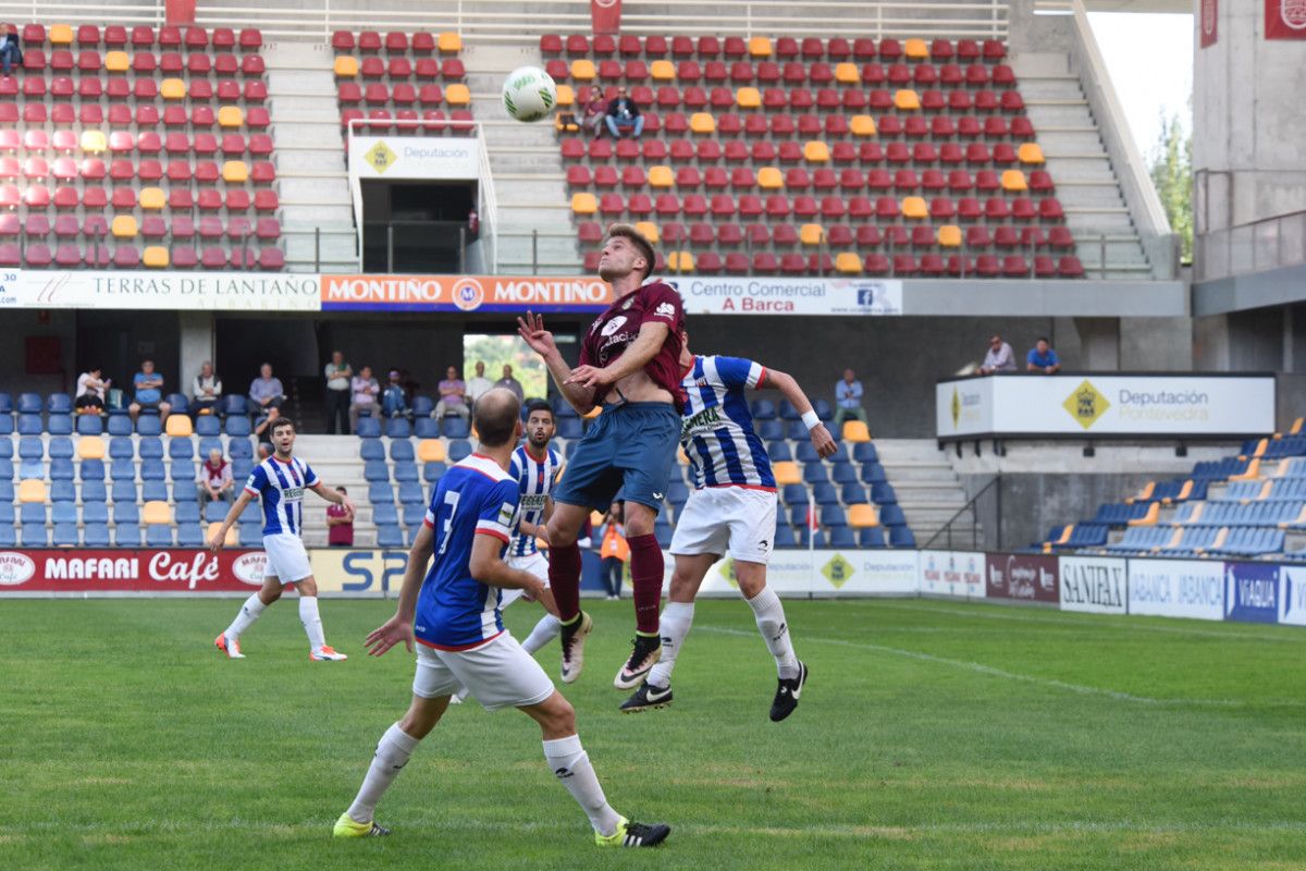 Partido entre Pontevedra e Izarra en Pasarón