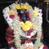 Divindade hindú nun altarciño de rúa