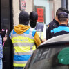 Intervención de las policías Nacional y Local en una operación antidroga en la calle Cousiño