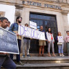 Familias de los colegios de A Xunqueira, antes del Pleno de la Corporación 