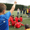 Denis Suárez visita el campus de fútbol que lleva su nombre en Pontevedra