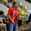 Javier Márquez, en el partido entre Club Cisne Balonmano y Sinfín en el Príncipe Felipe