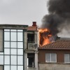 Un incendio afecta a tres edificios en Campolongo