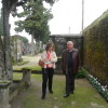 Carmen Fouces visita el cementerio de San Amaro