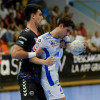 Álex Chan, no partido entre Club Cisne Balonmano e Sinfín no Príncipe Felipe