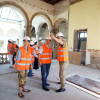 Lores, Anabel Gulías e os arquitectos do proxecto visitan a antiga Casa Consistorial