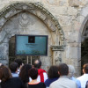 Recital de poesía nas ruínas de San Domingos durante Pontepoética