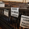 Encierro de los afectados por las preferentes en el Concello de Marín