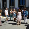 Recollida de sinaturas dos vendedores ambulantes de Pontevedra