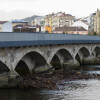 Puente de O Burgo atascado tras el paso de la borrasca Domingos