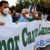 Representantes políticos na manifestación contra o peche da sucursal de Abanca en Campo Lameiro