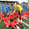 Denis Suárez visita el campus de fútbol que lleva su nombre en Pontevedra