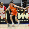 Partido entre Valencia Basket ey As Mónaco do IX Torneo EncestaRías no Pavillón Municipal 