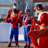 Fiesta de disfraces en la Praza dos Barcos de Sanxenxo