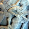 Heracles mata ao xigante Alcioneo, metopa do templo de Hera