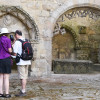 Visitantes en las ruinas de Santo Domingo