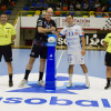 Partido entre Club Cisne Balonmano y Sinfín en el Príncipe Felipe