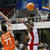 Partido entre Valencia Basket ey As Mónaco do IX Torneo EncestaRías no Pavillón Municipal 