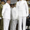 El Comandante Director de la Escuela Naval, Juan Luis Sobrino con el Príncipe Felipe