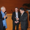 Momento de la entrega del premio Intermodes al alcalde de Pontevedra, Miguel Fernández Lores