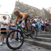 Participantes en la contrarreloj nocturna de la Costa Atlántica MTB Tour