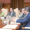 Reunión entre Carmela Silva, Abel Caballero y concejales de Vigo en el Pazo Provincial