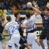 Partido entre Club Cisne Balonmano y Sinfín en el Príncipe Felipe