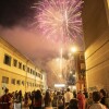 Lanzamiento de fuegos artificiales en el primer día de las Festas da Peregrina 2024