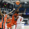 Partido entre Valencia Basket ey As Mónaco do IX Torneo EncestaRías no Pavillón Municipal 