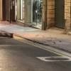 Caída de cascallos na rúa Andrés Muruais