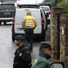 Policía alemana e Garda Civil no rexistro practicado na vivenda de Samieira