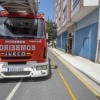 Intervención dos Bombeiros e a Policía Local por un incendio nunha cociña en Manuel Cuña Novás