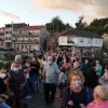 Concentración en defensa de la sanidad pública en el puente medieval entre Ponte Sampaio y Soutomaior