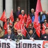 Manifestación de CCOO e UXT en defensa das pensións