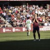 Rufo se lamenta de una ocasión fallada en el partido entre Pontevedra y Betis Deportivo en Pasarón