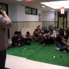 Alumnos de la EOI hacen un "break" para meditar y despejar la mente