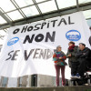 Marea Pontevedra colga un tear para reclamar o uso sanitario do Hospital Provincial