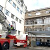 Visita dos bombeiros de Pontevedra aos pacientes da área infantil do Hospital Provincial