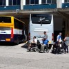 Protesta de Amizade ante a imposibilidade de que un mozo poida viaxar en cadeira de rodas nun autobús de Alsa