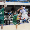 Partido de liga entre Cisne y Antequera en el Pabellón Municipal