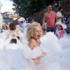 Fiesta de la espuma en A Pedreira por la vuelta al cole