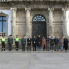 Concentración no Concello de Pontevedra en repulsa dos asesinatos de dous gardas civís en Barbate